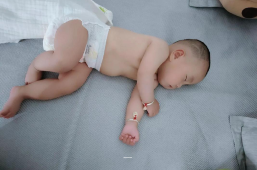 大竹宝宝上火有眼屎